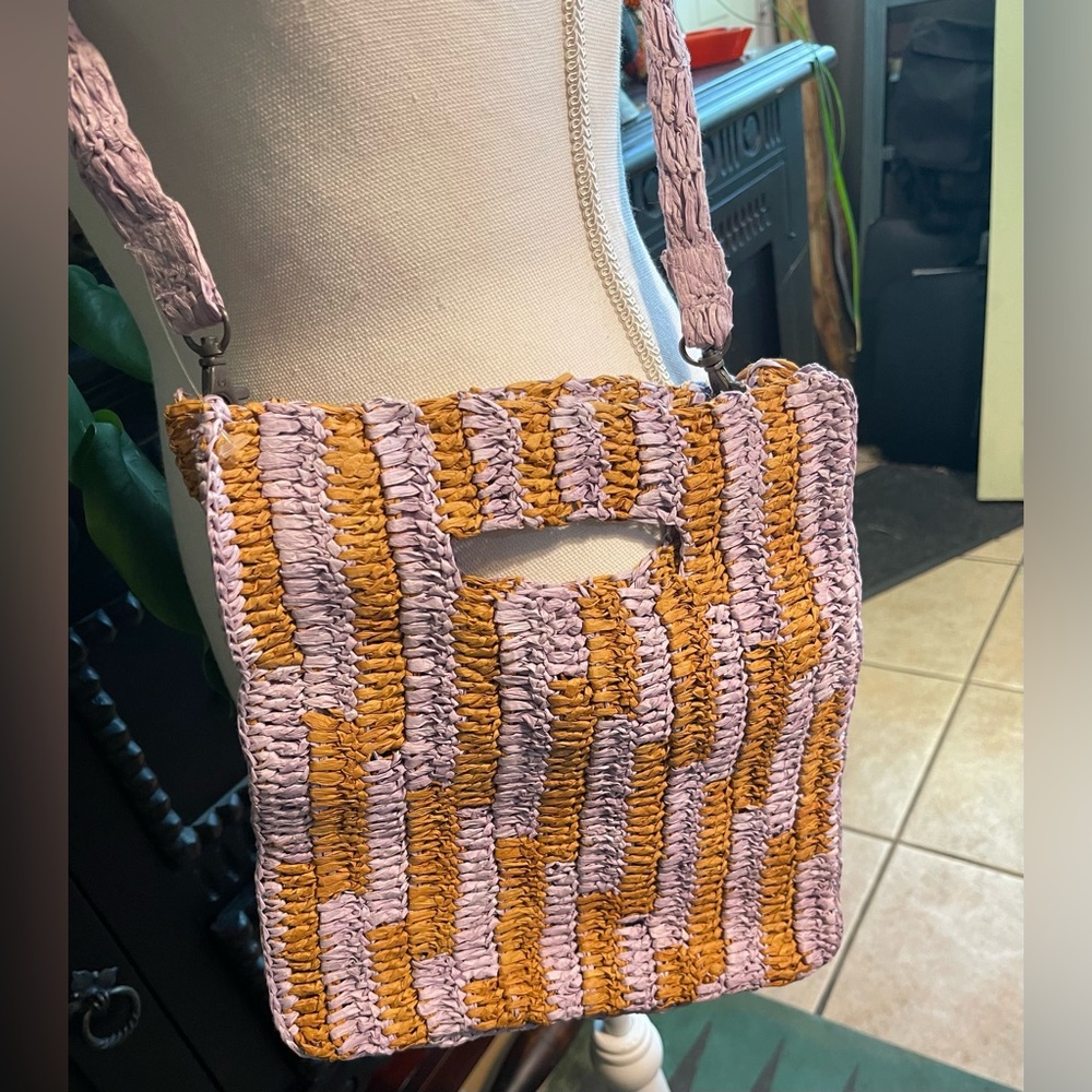 Free People Brunch Date Clutch removable Shoulder Strap NWOT - Picture 3 of 8